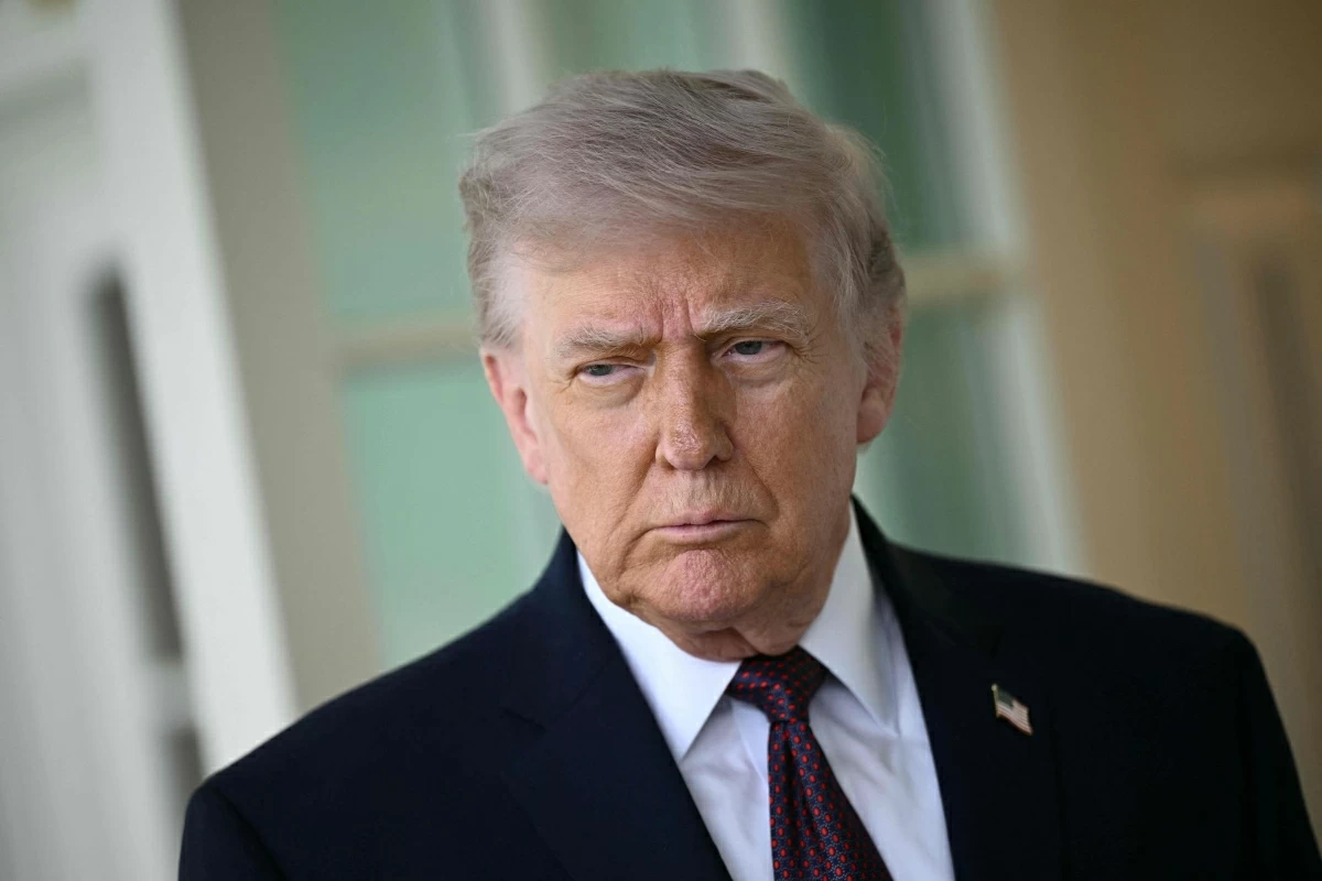 US President Donald Trump speaks to the press outside the Oval Office at the White House in Washington, DC, on April 13, 2026 (AFP photo) 