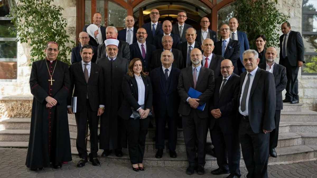 HRH Prince El Hassan Bin Talal on Wednesday meets with a delegation of Jerusalemites as part of a series of consultative meetings aimed at establishing the Hashemite Jerusalem Waqf in its official form (Petra photo)