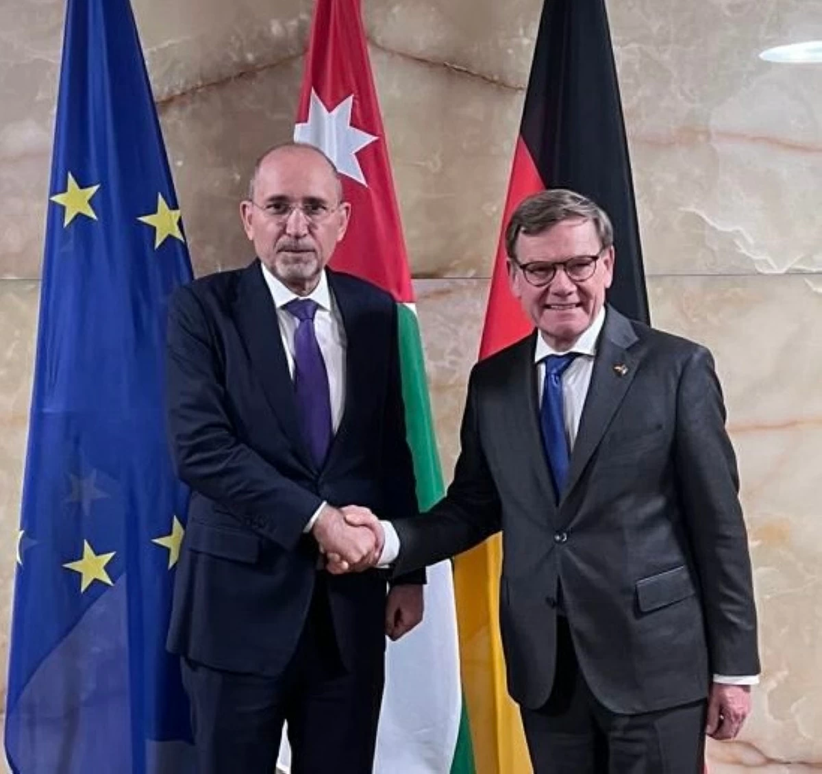 Deputy Prime Minister and Minister of Foreign Affairs Ayman Safadi holds talks in Berlin on Wednesday with German Foreign Minister Johann David Wadephul 

(Foreign Ministry photo)