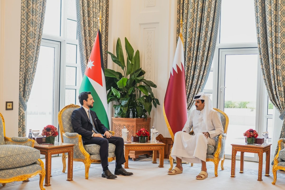 HRH Crown Prince Hussein meets with Qatar Emir Sheikh Tamim bin Hamad Al Thani in Doha, and emphasises the importance of stepping up efforts to achieve comprehensive and sustainable de-escalation that restores stability to the region (Photo courtesy of Royal Court)