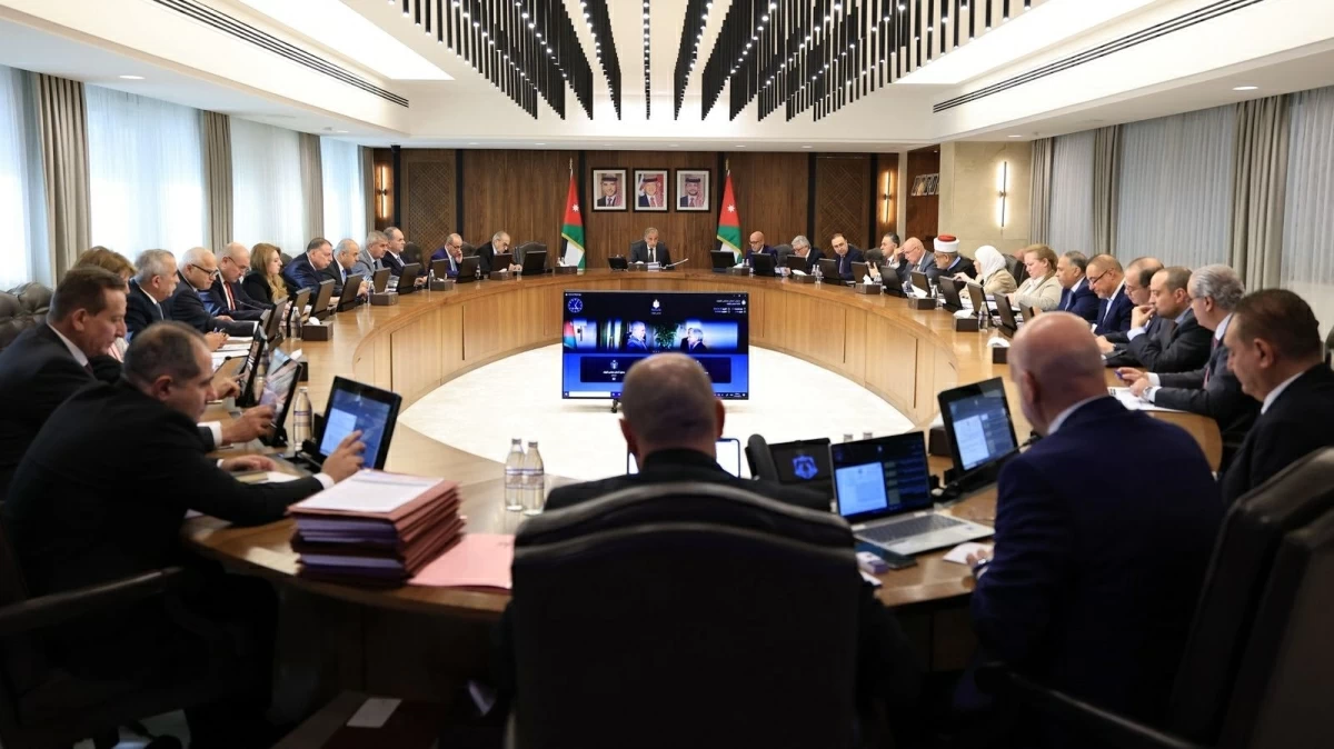 The Cabinet endorses a package of incentives and exemptions for the Jordanian Company for Developing Cities, Facilities and Priority Projects
(Photo courtesy of Prime Ministry)