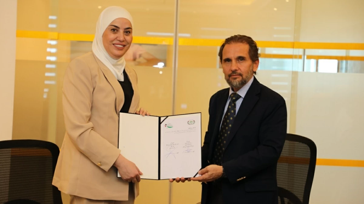 HH Prince Mired and Minister of Social Development Wafaa Bani Mustafa on Sunday sign a cooperation agreement to support the work of teams in transforming care centres into inclusive day-care centres (Petra photo)