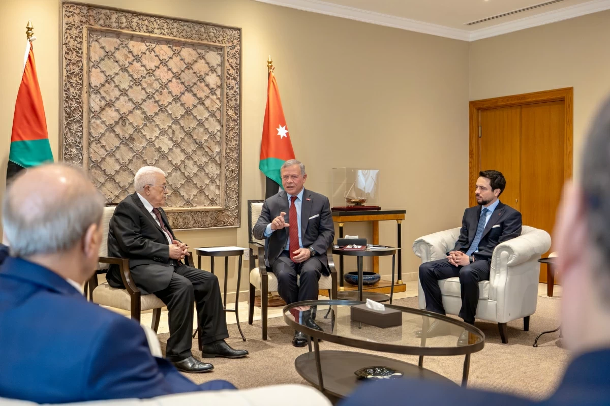 King, Palestinian president discuss situation in Palestinian territories
