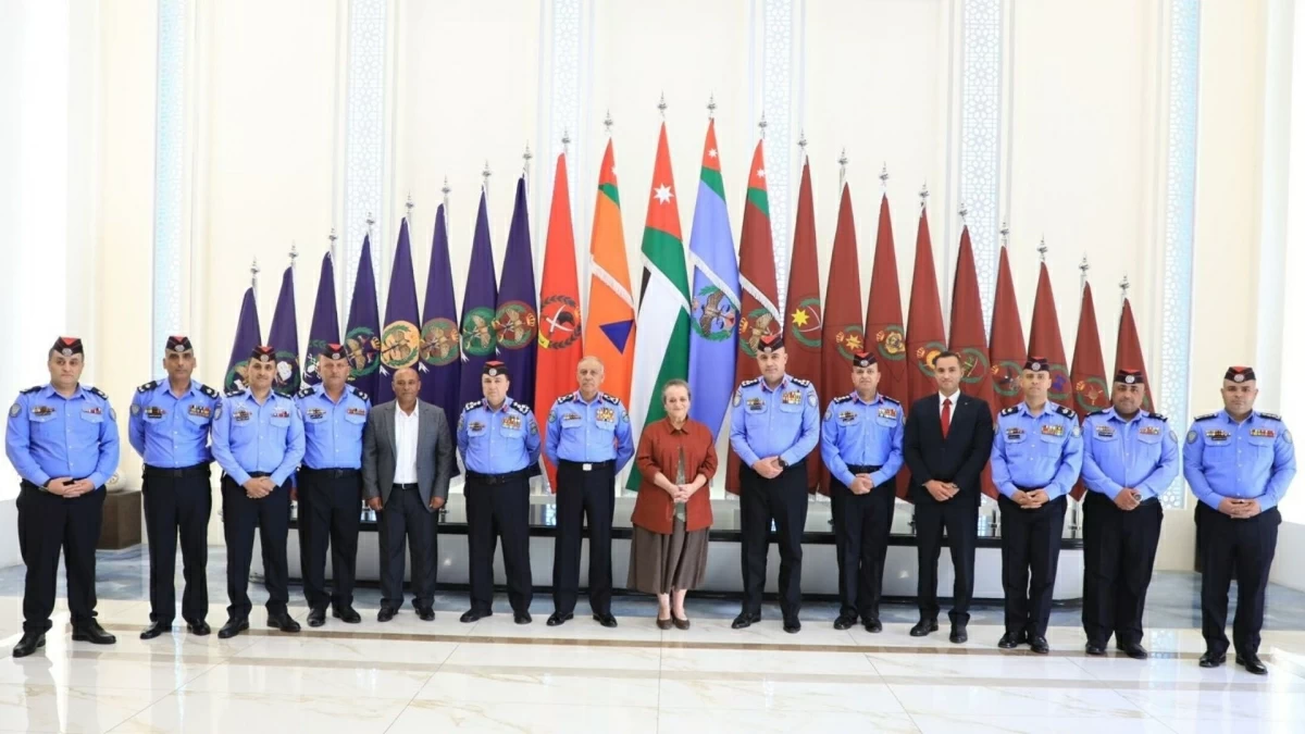HRH Princess Alia on Wednesday visits the Public Security Directorate and commended its specialised efforts, through Rangers, in environmental monitoring and wildlife protection (Petra photo)