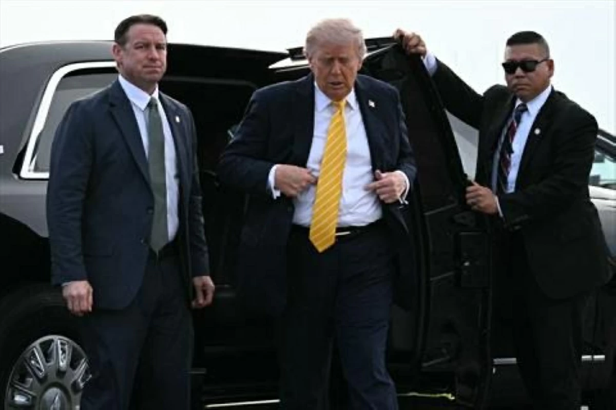 US President Donald Trump arrives at Palm Beach International Airport in West Palm Beach, Florida on May 2, 2026 (AFP photo)