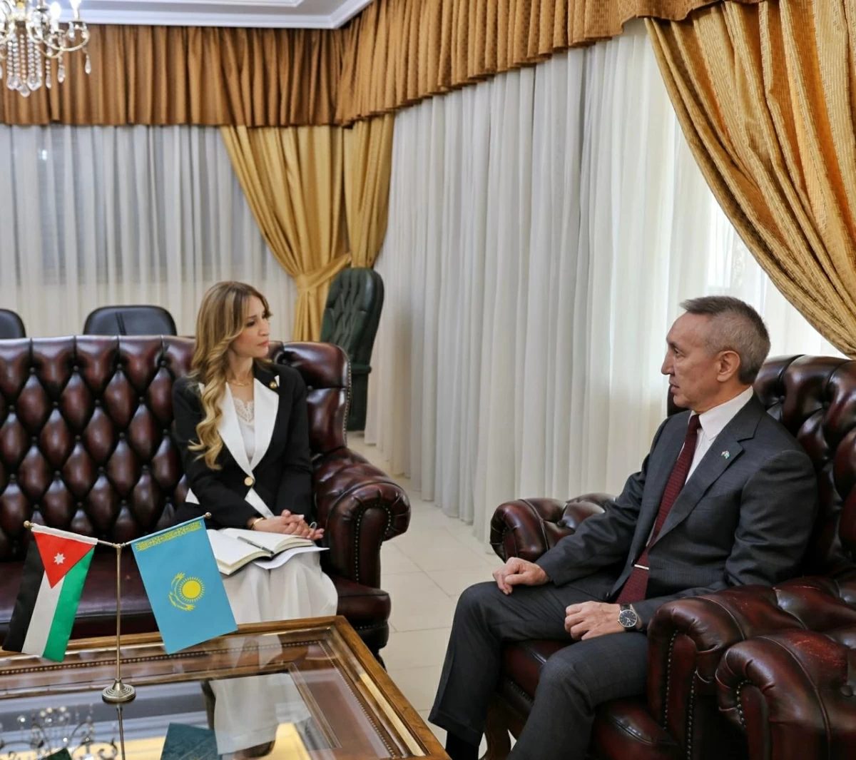 Kazakh Ambassador to Amman Talgat Shaldanbay during an interview with journalist Mai Anati of The Jordan Times (Photo by Ahmad Khlifat)