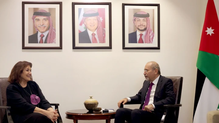 Deputy Prime Minister and Minister of Foreign Affairs and Expatriates Ayman Safadi on Thursday meets with European Commissioner for the Mediterranean Dubravka Suica
(Photo courtesy of Foreign Ministry)
