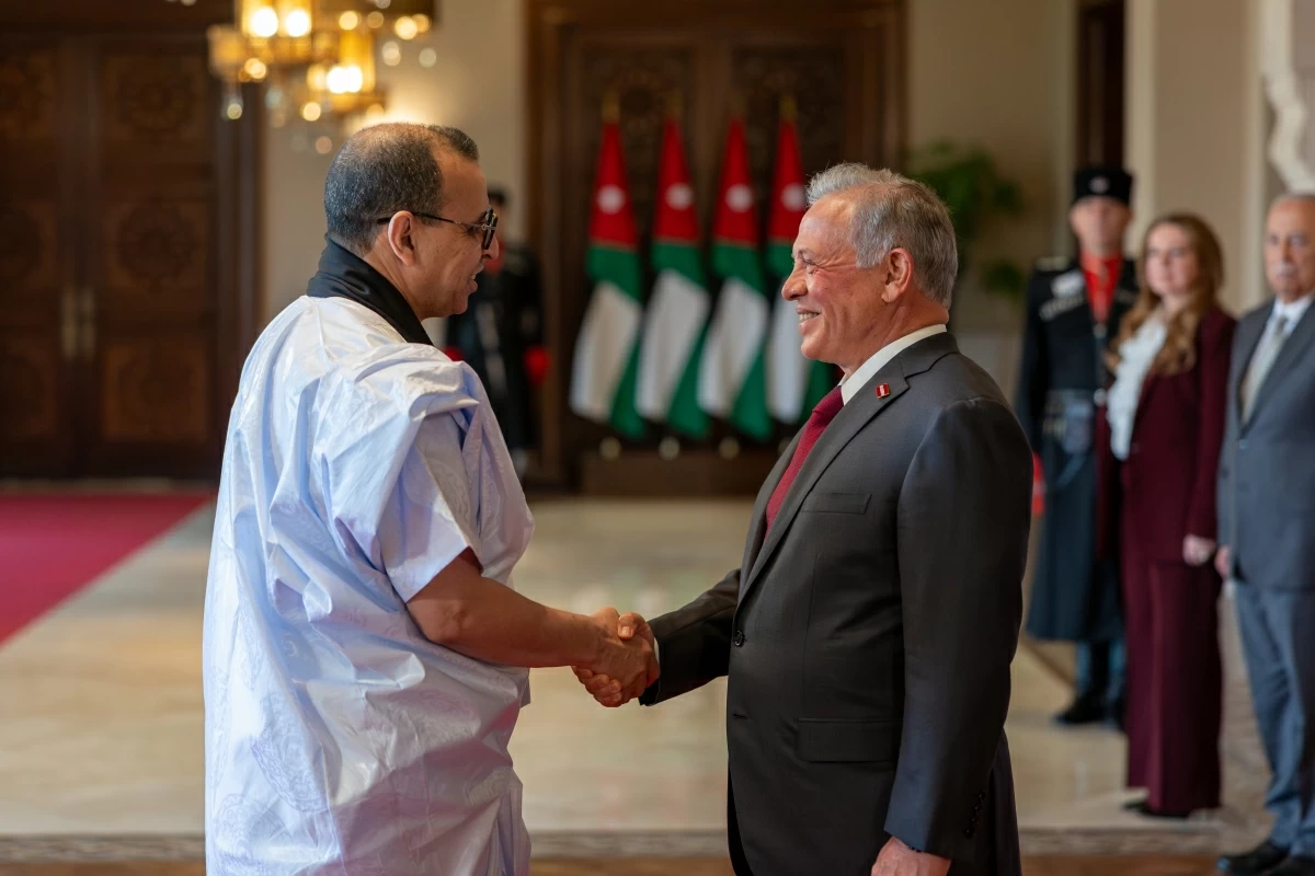 His Majesty King Abdullah accepts the credentials of Mauritania’s non-resident Ambassador to Jordan Taleb Al Mukhtar Al Sheikh Mohamed Al Mujtaba, during a ceremony at Basman Palace (Photo courtesy of Royal Court)