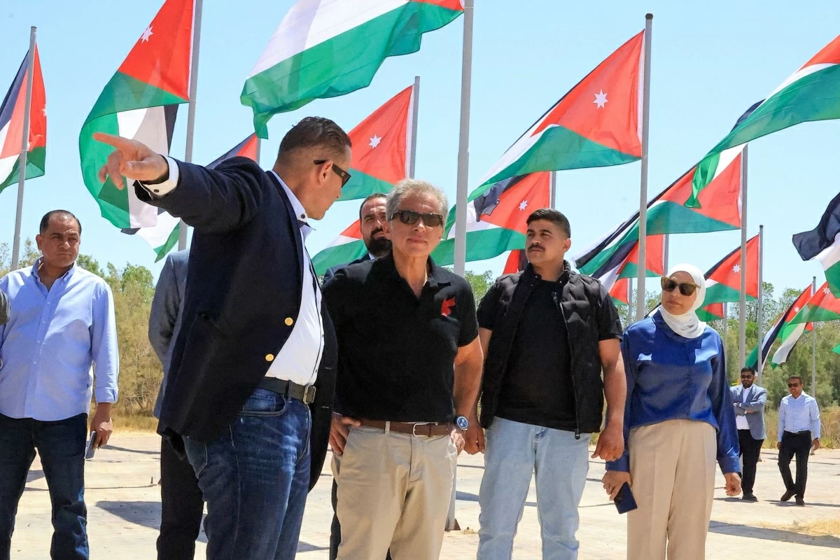 Prime minister inaugurates Dead Sea Corniche, tourist beach projects