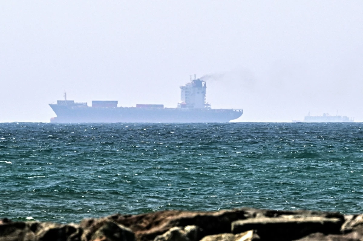 Vessels are seen off the coast of Sharjah in the United Arab Emirates on May 21, 2026 (AFP photo)