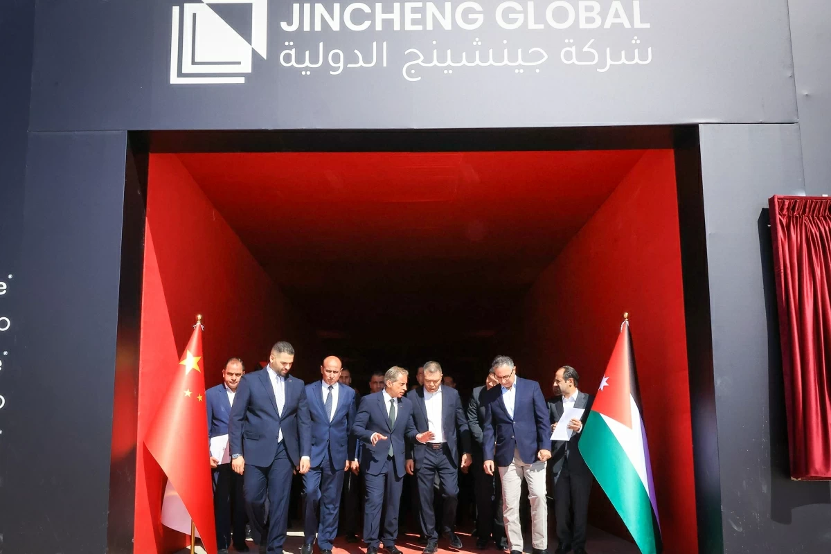 Prime Minister Jafar Hassan on Sunday inaugurates six new factories operated by Chinese-owned Jinsheng International in the Qatraneh area of Karak Governorate (Prime Ministry photo)