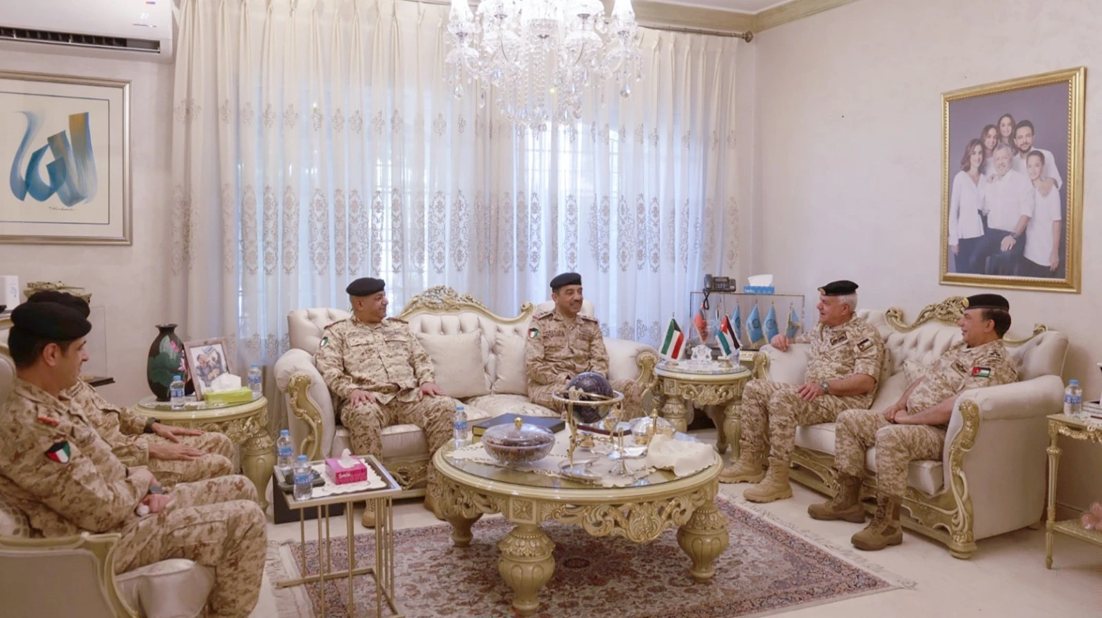Chairman of the Joint Chiefs of Staff Maj. Gen. Yousef Huneiti on Wednesday receives Kuwaiti Army Chief of the General Staff Lt. Gen. Khaled Daraj Al Shuraian (JAF photo)