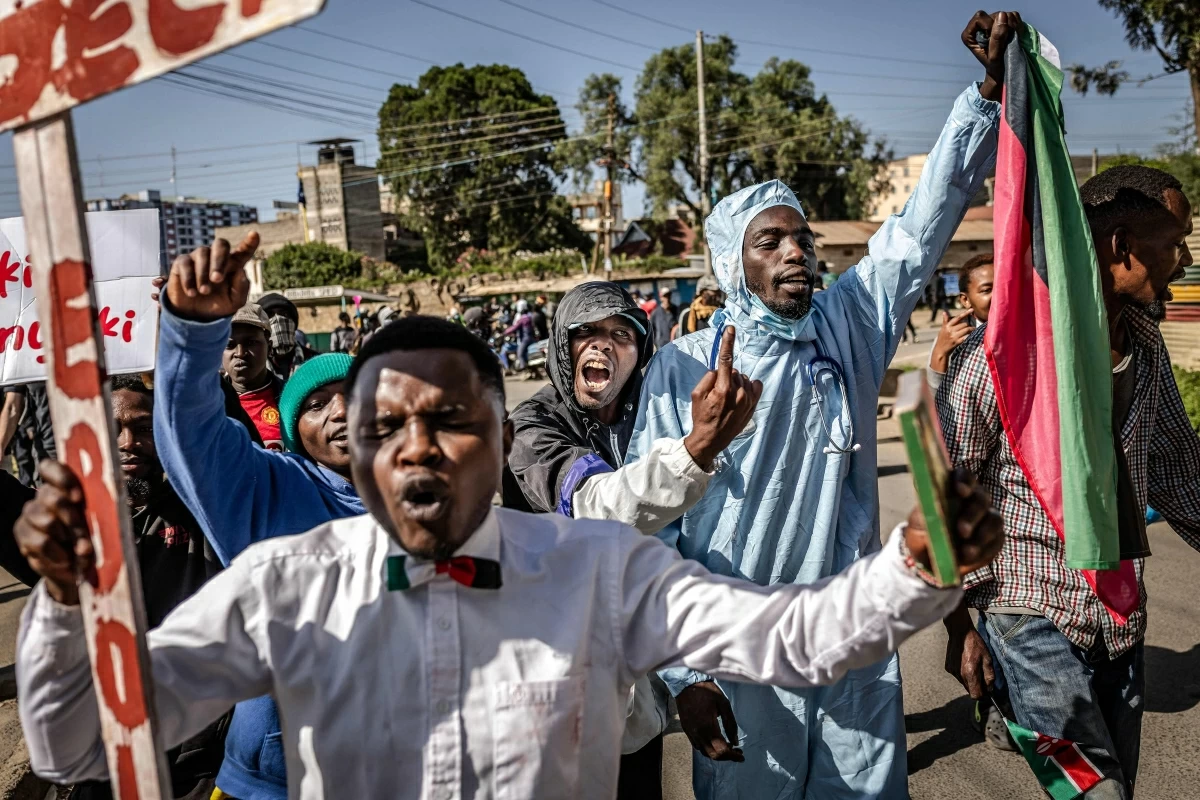 Protesters chant slogans as they march during a demonstration against a controversial US-built Ebola quarantine centre slated to begin operations at Laikipia Air Base in Nanyuki on June 9, 2026 (AFP photo)