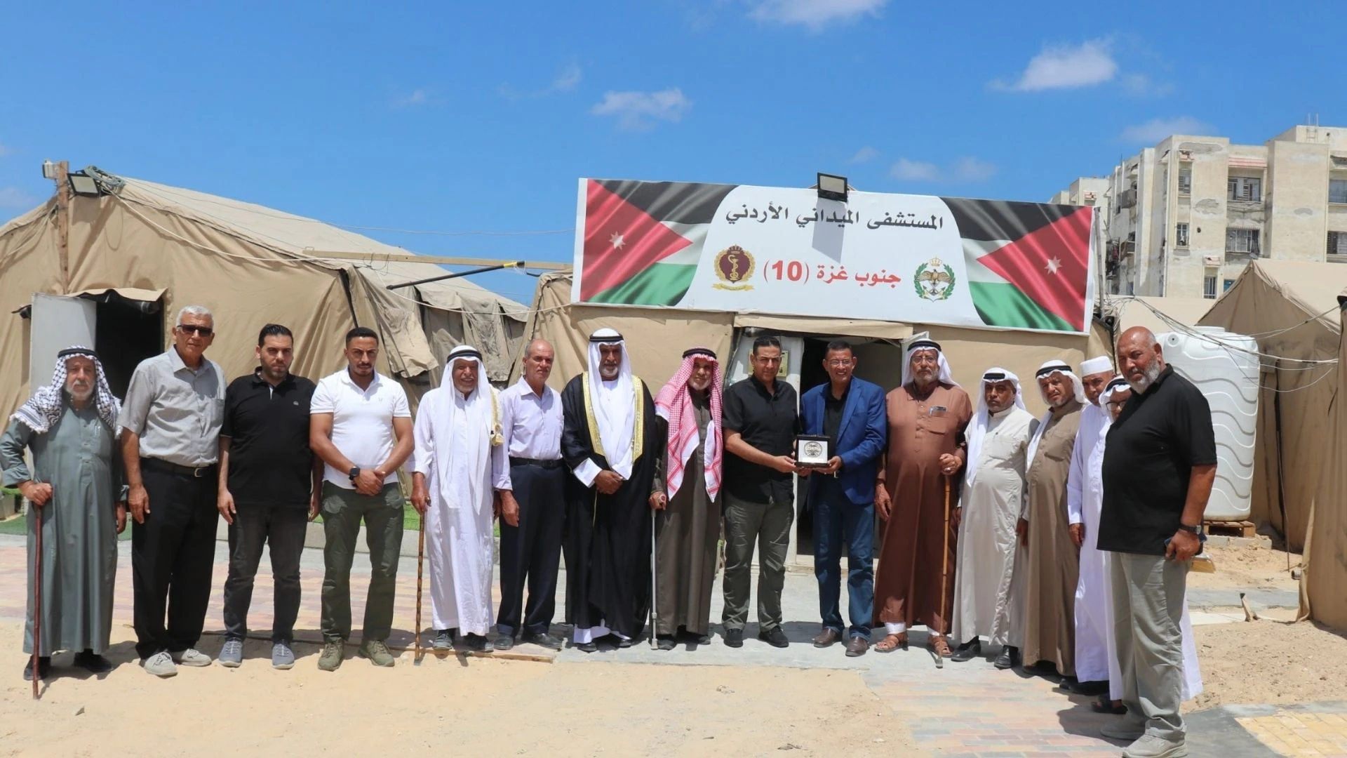 The Jordan Field Hospital South Gaza on Monday receives a delegation of tribal leaders and dignitaries from Khan Younis and the southern Gaza Strip (JAF photo)