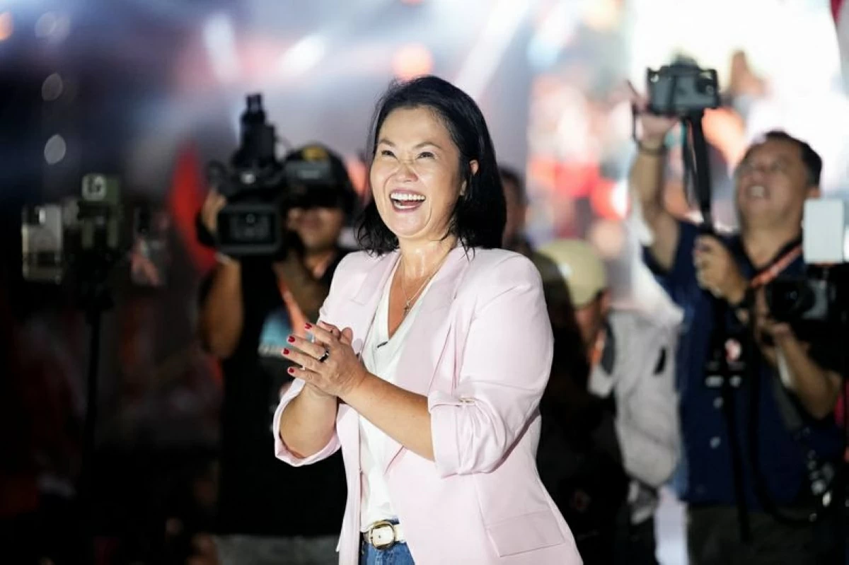 Peru's right-wing presidential candidate Keiko Fujimori built what may be an unassailable lead on Tuesday as vote counting for the runoff election entered its final stages, official figures showed (AFP photo)