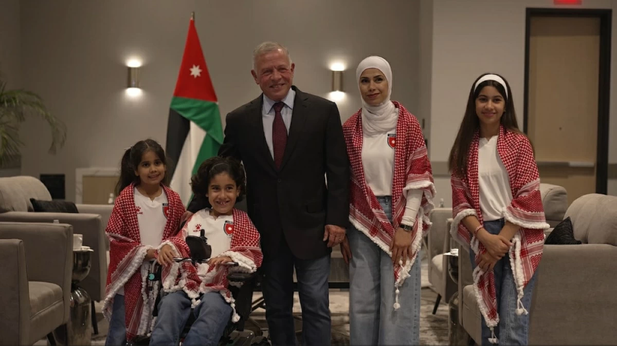  His Majesty King Abdullah meets on Sunday in Dallas, Texas, with eight-year-old Jordanian Shahm Al Manna (Photo courtesy of Royal Court)