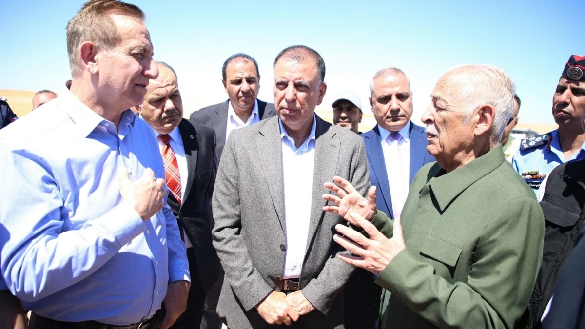 Royal Hashemite Court Chief Yousef Issawi on Monday inspects a series of development projects in Karak and Aqaba governorates
(Petra photo)