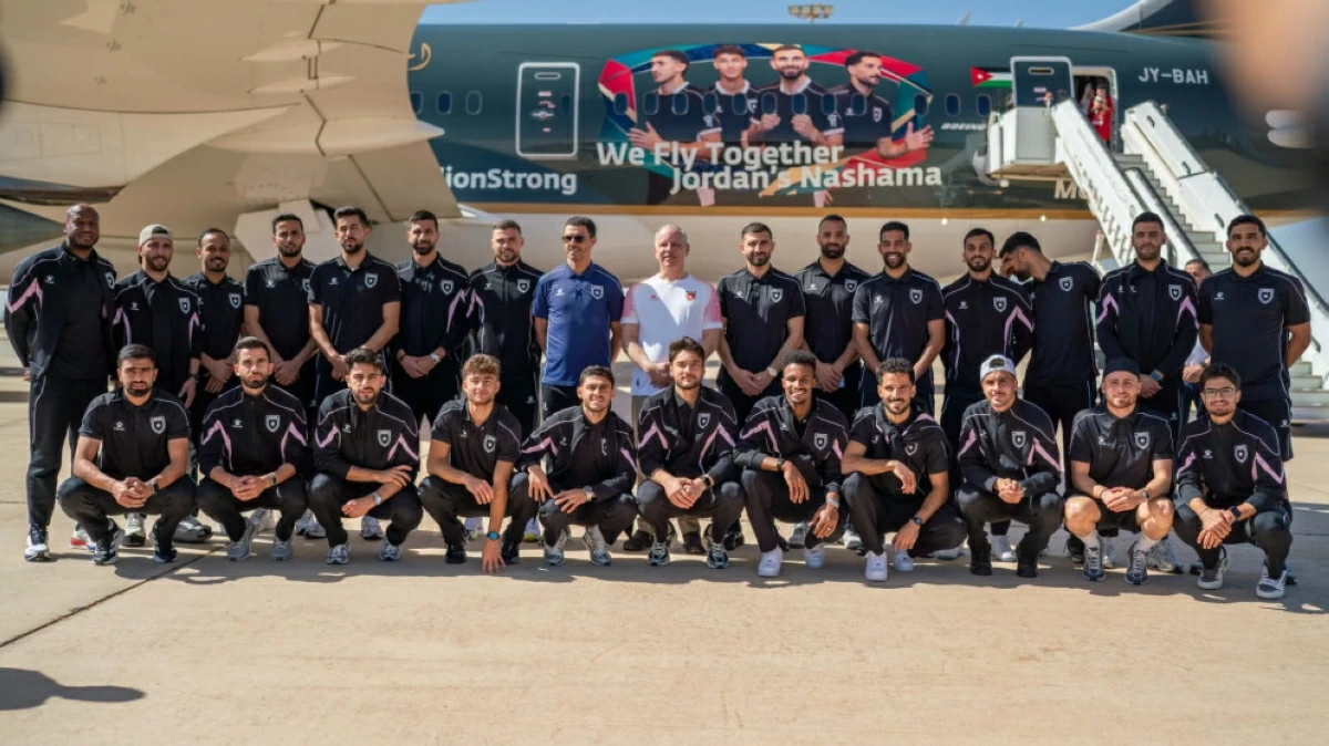 The Regent, HRH Prince Feisal, president of the Jordan Olympic Committee, welcomes the national football team’s players and staff upon their return to the Kingdom on Tuesday (Al Mamlaka photo)