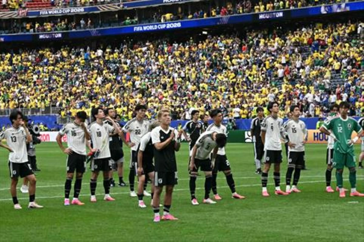 Japan's players react at the end of the 2026 World Cup round of 32 football match between Brazil and Japan at the Houston Stadium in Houston on June 29, 2026 (AFP photo)