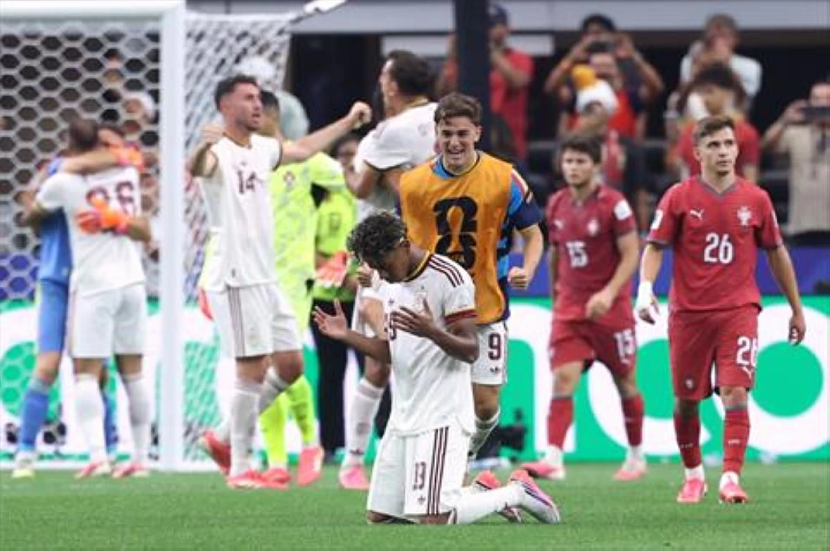 Spain's forward Lamine Yamal and midfielder Gavi react after winning the 2026 World Cup round of 16 football match between Portugal and Spain at the Dallas Stadium in Arlington on July 6, 2026 (AFP photo)