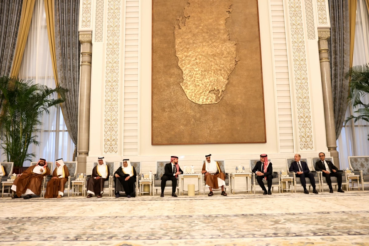 HRH Crown Prince Hussein on Tuesday extends condolences to Qatar Emir Sheikh Tamim bin Hamad Al Thani, at Lusail Palace in Doha, over the passing of his father Sheikh Hamad bin Khalifa Al Thani. (Photo courtesy of Royal Court)