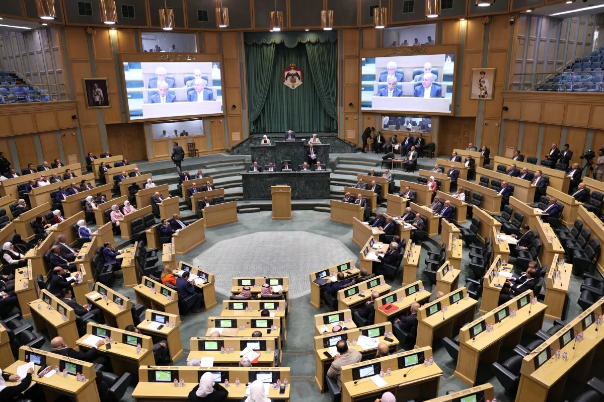 The Lower House on Tuesday approves six articles out of 12 of the draft amended Jordan Universities Law for 2026 (Photo by Ahmad Khleifat)