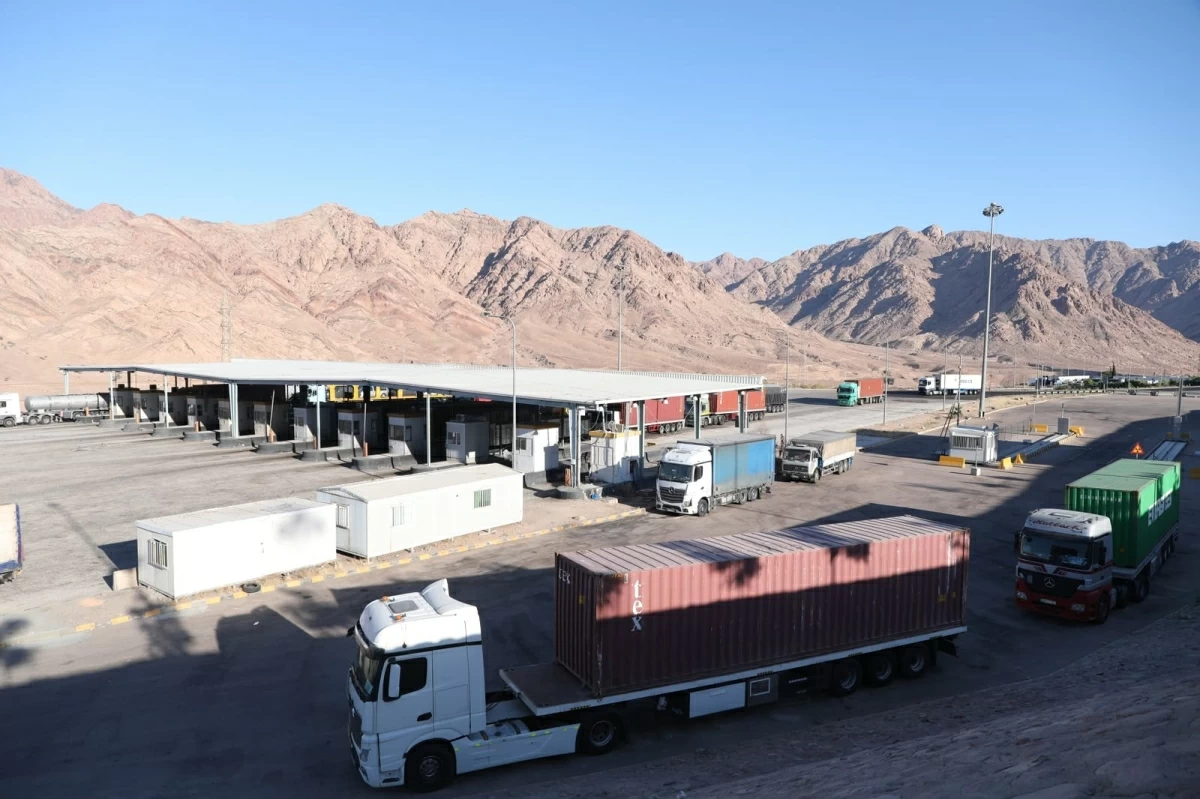 The Aqaba Special Economic Zone's truck entry and exit management project, operated by the new service provider Maqta Ayla, records 445,000 truck trips in four months (Photo Courtesy of ASEZA)