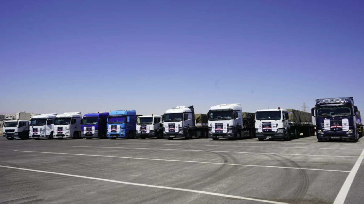 The Jordan Hashemite Charity Organisation (JHCO) says on Thursday that it dispatches 26 trucks of humanitarian aid to Lebanon (JHCO photo) 
