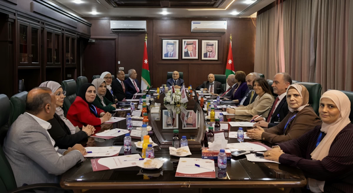 HRH Prince El Hassan on Thursday visits the National Library Department (Petra photo)