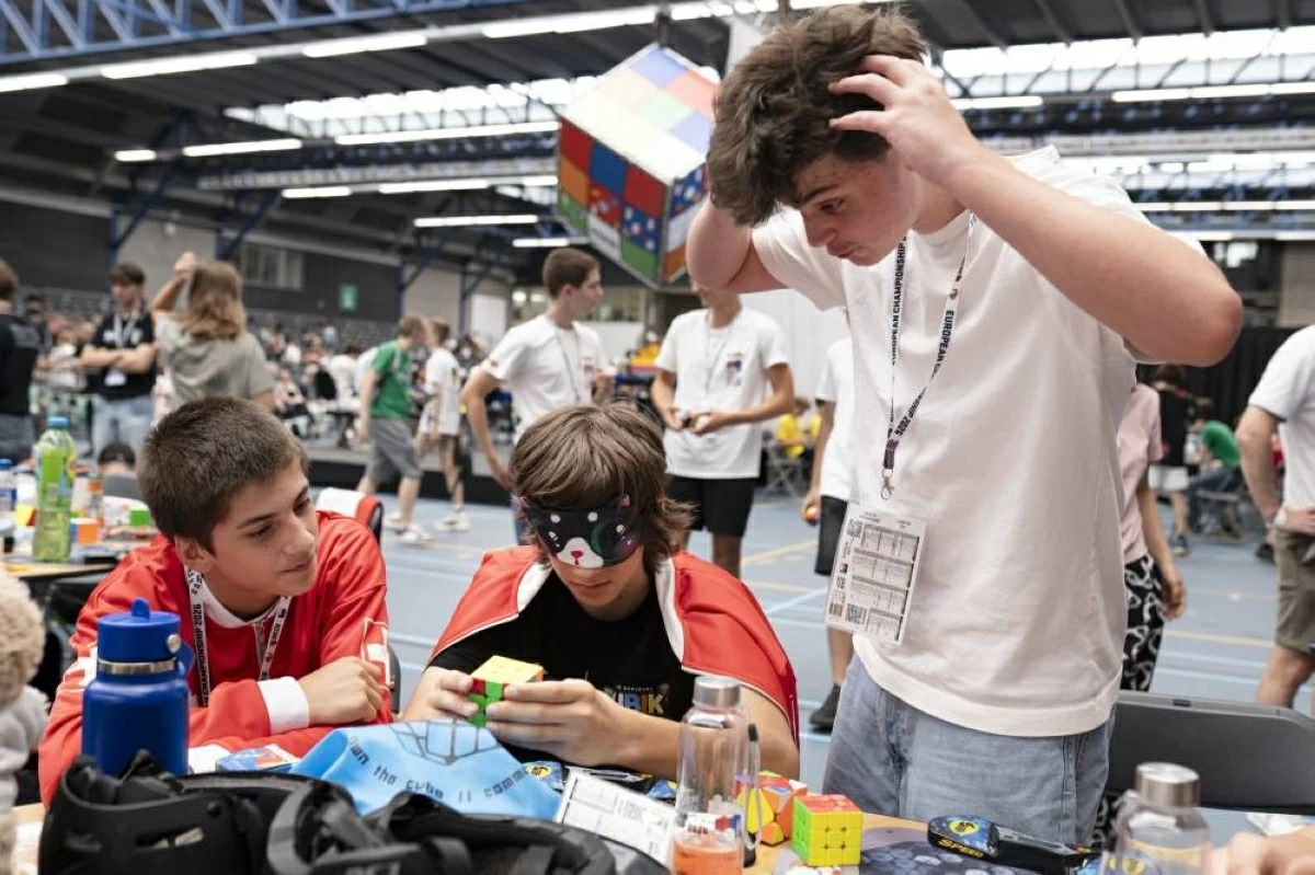 Participants react at Rubic’s WCA European Championship 2026
(AFP photo)