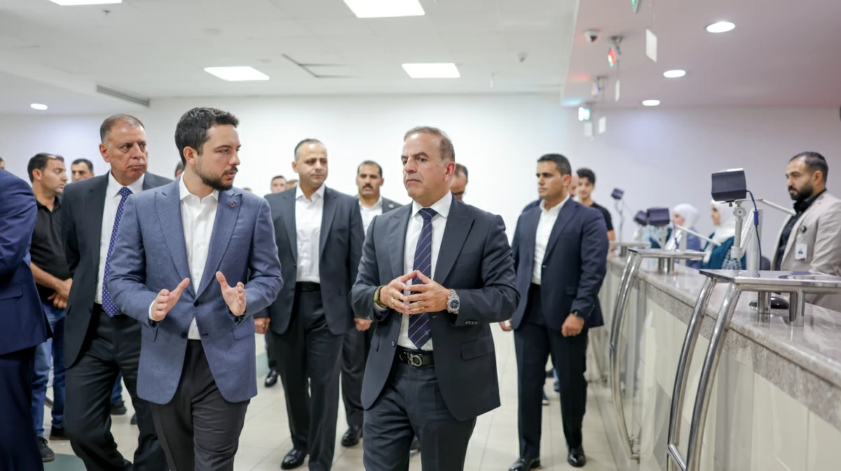 HRH Crown Prince Hussein, the Regent, visits on Monday the Civil Status and Passports Department and emphasises the importance of completing full digital automation of services to facilitate procedures for citizens (Photo courtesy of Royal Court) 