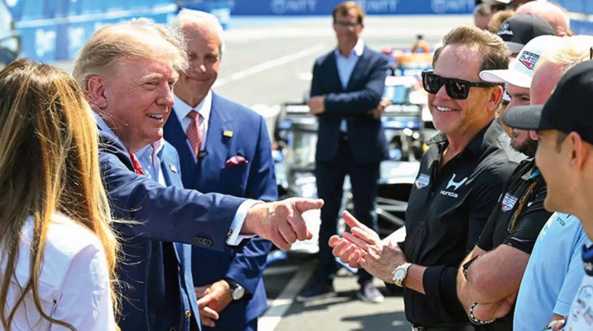 Trump takes starring role at Washington's IndyCar debut | Jordan Times