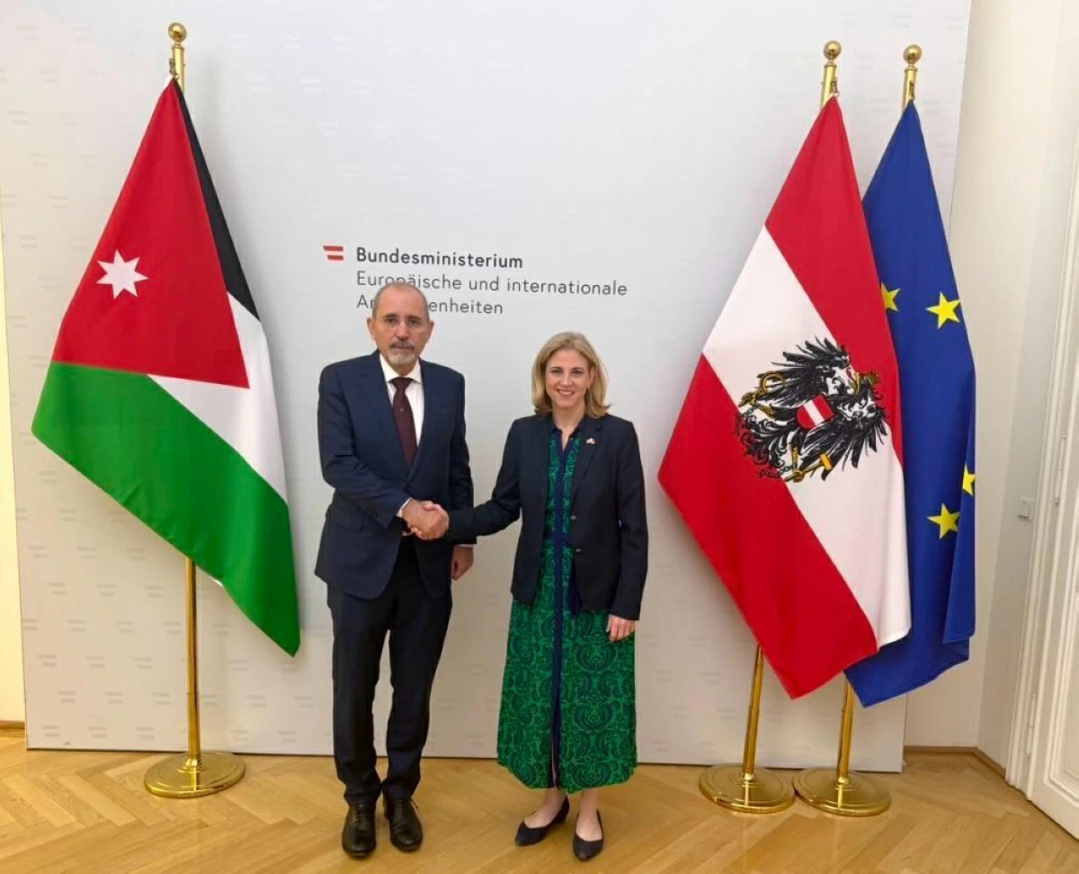 Safadi, Austrian foreign minister discuss bilateral relations, regional developments