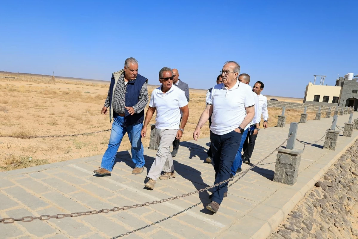 Prime minister visits ‘Blessed Tree’ site, Azraq Wetland Reserve Revitalisation Project