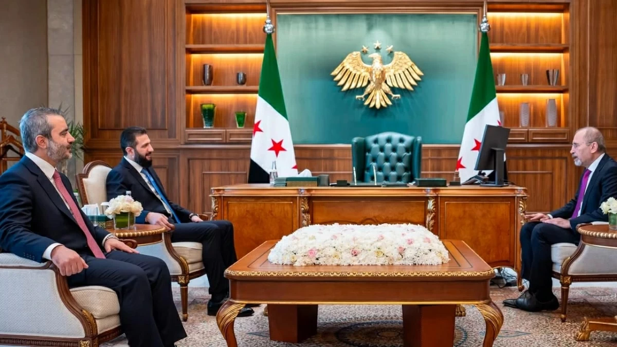Safadi conveys King’s greetings to Al Sharaa, stresses Jordan’s support for Syria