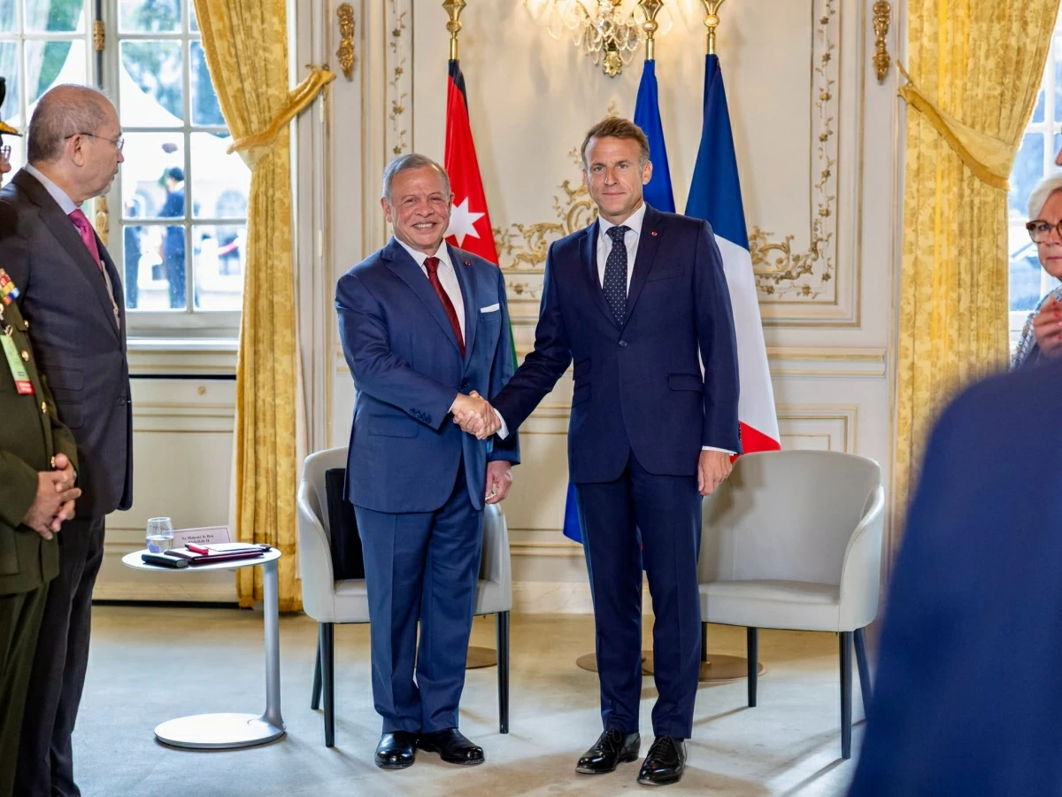 King, France president discuss ties, witness signing of defence cooperation agreement in Paris