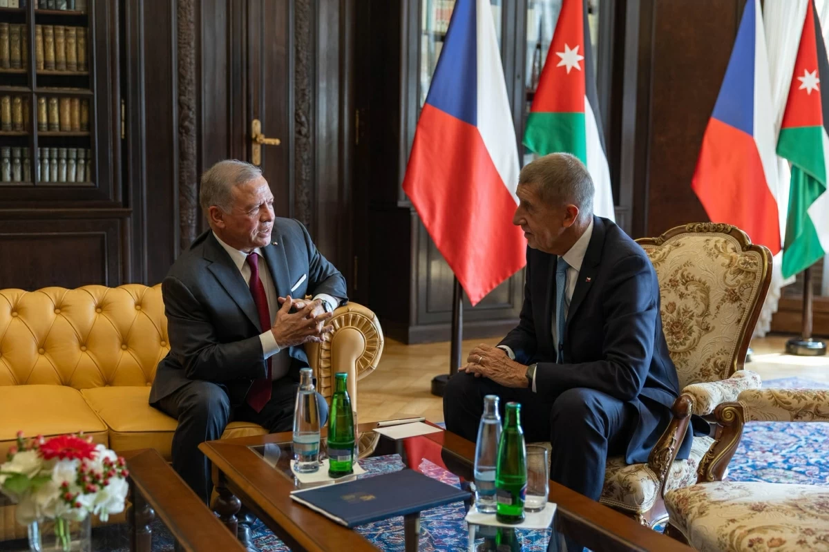 King meets with prime minister of Czech Republic in Prague