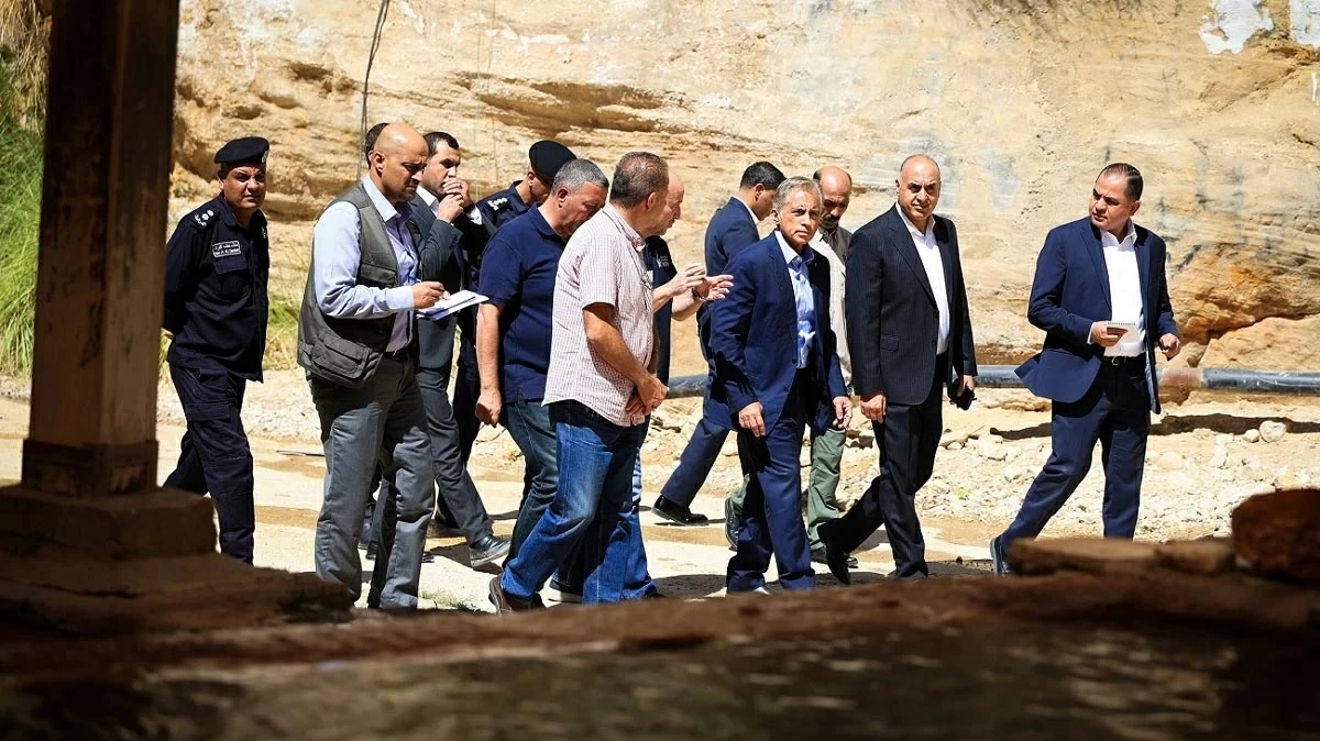 Hassan tours Tafileh, directs upgrades to services, investment projects