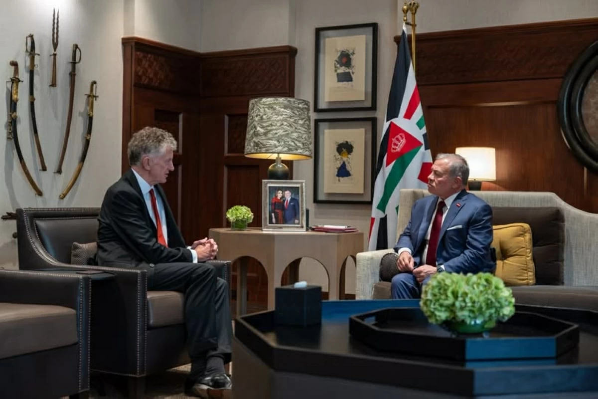 King receives UK national security adviser