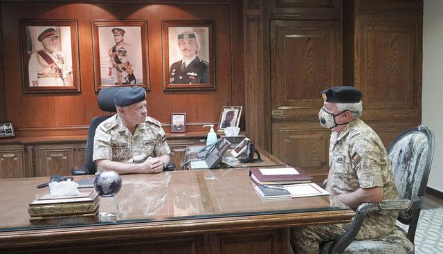 The king is at the home of General Al-Kufahi and meets with retired  officers, Local news