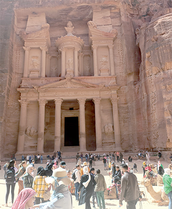 petra tourist dies