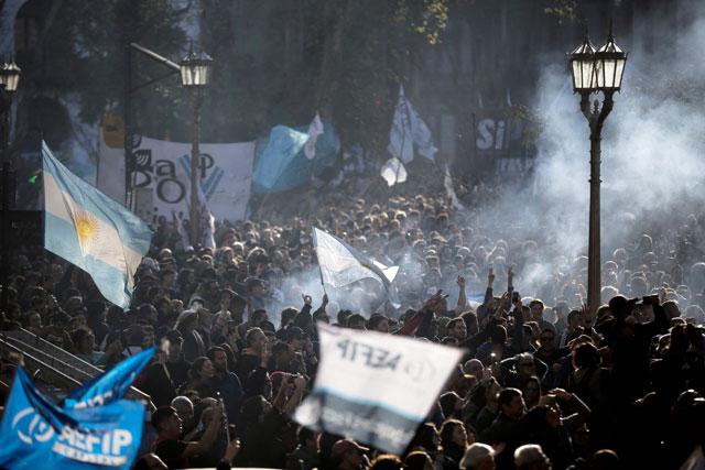 Shock, anger after assassination attempt on Argentine VP Kirchner ...
