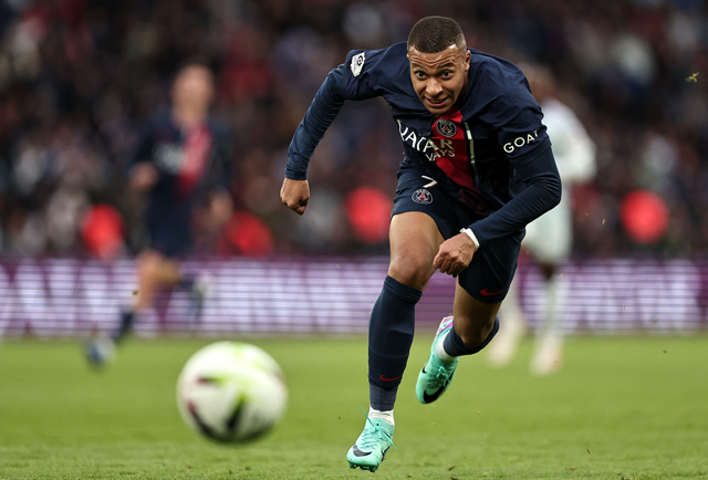 PSG suffer another defeat as Ligue 1 lead cut to three points