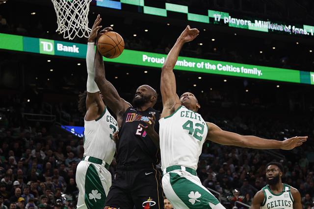 The Chicago Bulls' Jimmy Butler dunks during the first half against the  Milwaukee Bucks of Game 6 in the Eastern Conference quarter finals on  Thursday, April 30, 2015, at the BMO Harris