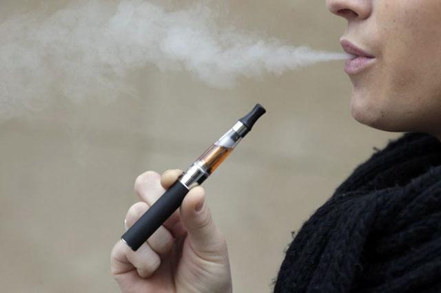 Customs agents intensify campaign against e cigarettes as sales