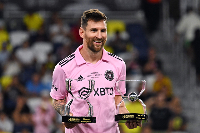 Messi and Inter Miami lift the Leagues Cup, the first trophy in club  history 🏆