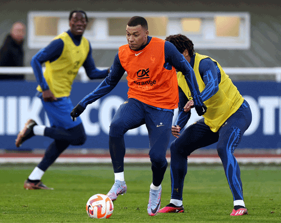 Maignan to be France's number one keeper, captain not named yet