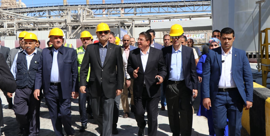 Prime Minister Bisher Khasawneh during a visit to Aqaba on Saturday (Petra photo)
