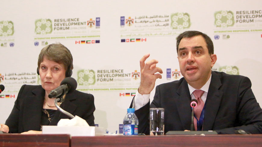 Minister of Planning and International Cooperation Imad Fakhoury and UNDP Administrator Helen Clark hold a joint press conference at the Dead Sea on Monday (Photo courtesy of Planning and International Cooperation Ministry)