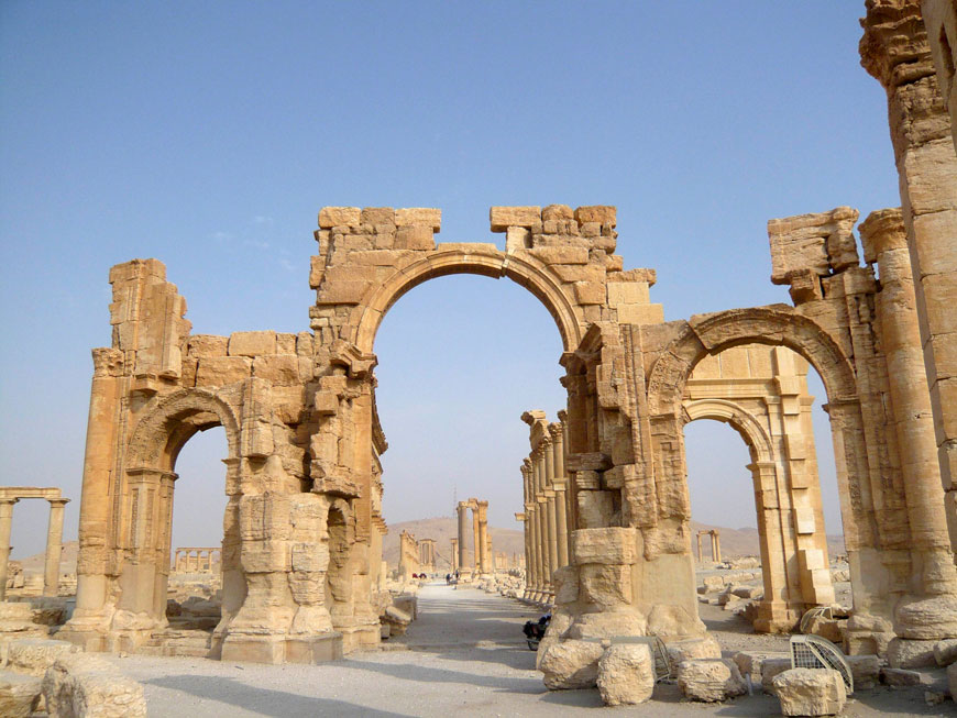 A view shows the Monumental Arch in the historical city of Palmyra, Syria, August 5, 2010 (Reuters photo)